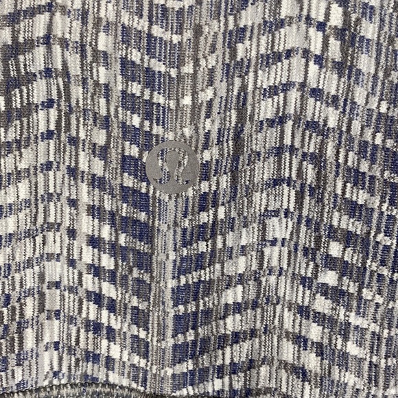 Lululemon crop leggings size 4 - Picture 5 of 10